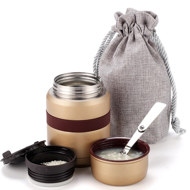 repas avec boite à soupe dorée