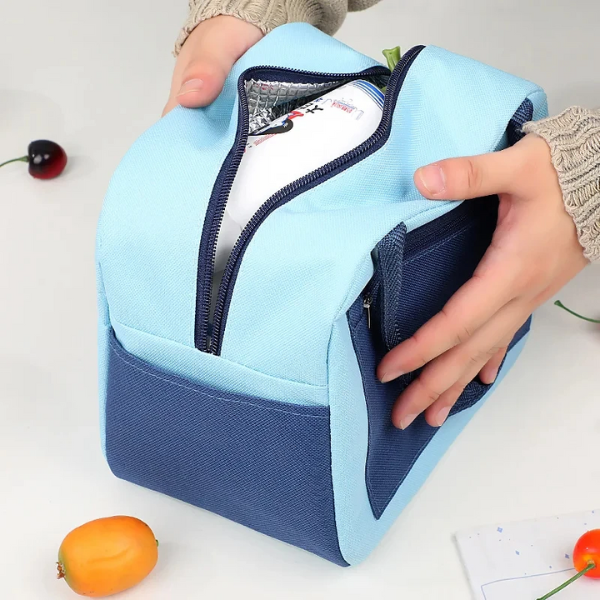 sac isotherme bleu ciel étudiant pour repas